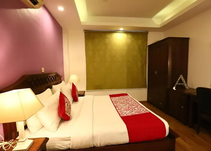 Deluxe King Room